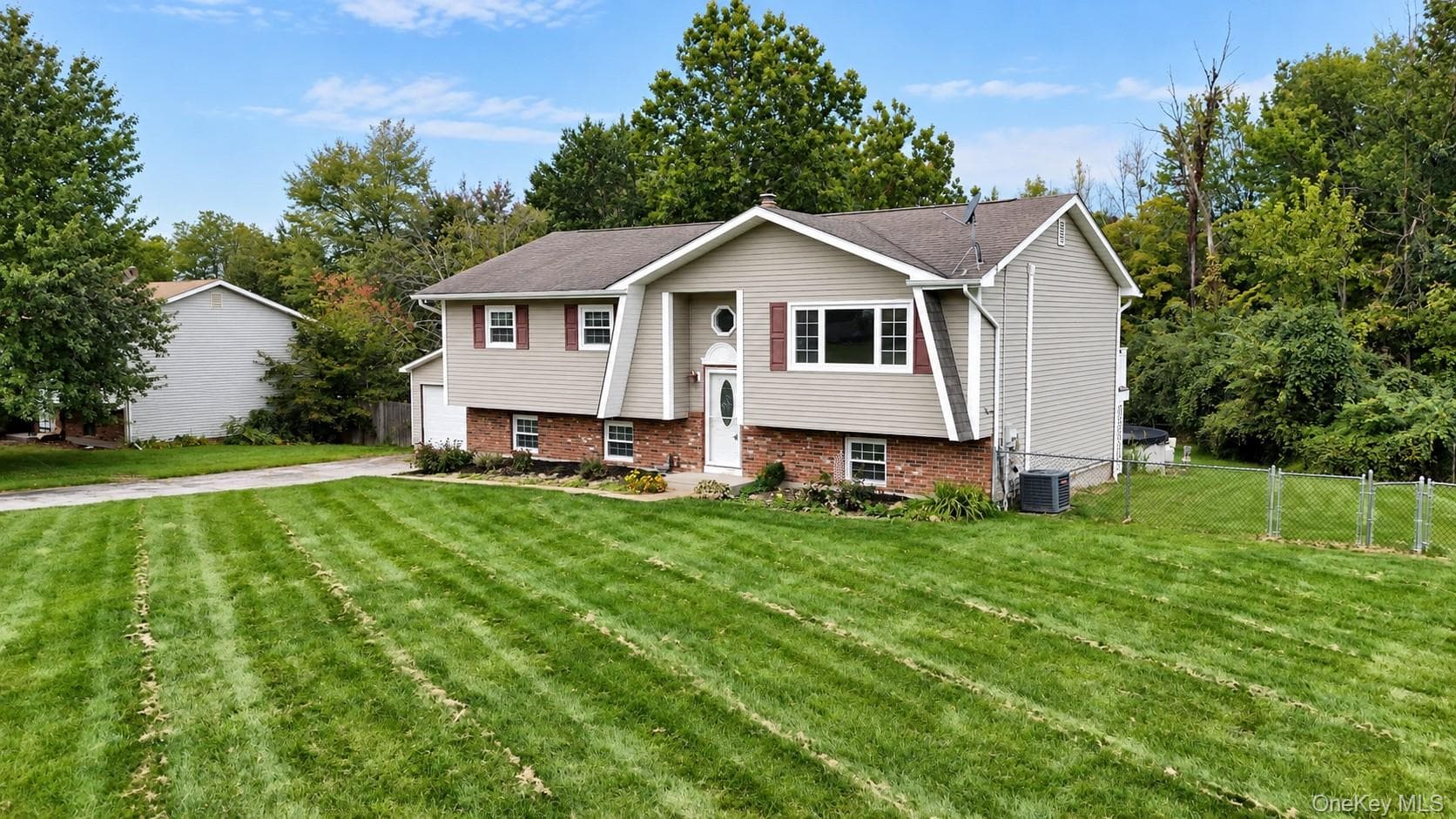 65 Maureen Drive thumbnail 2