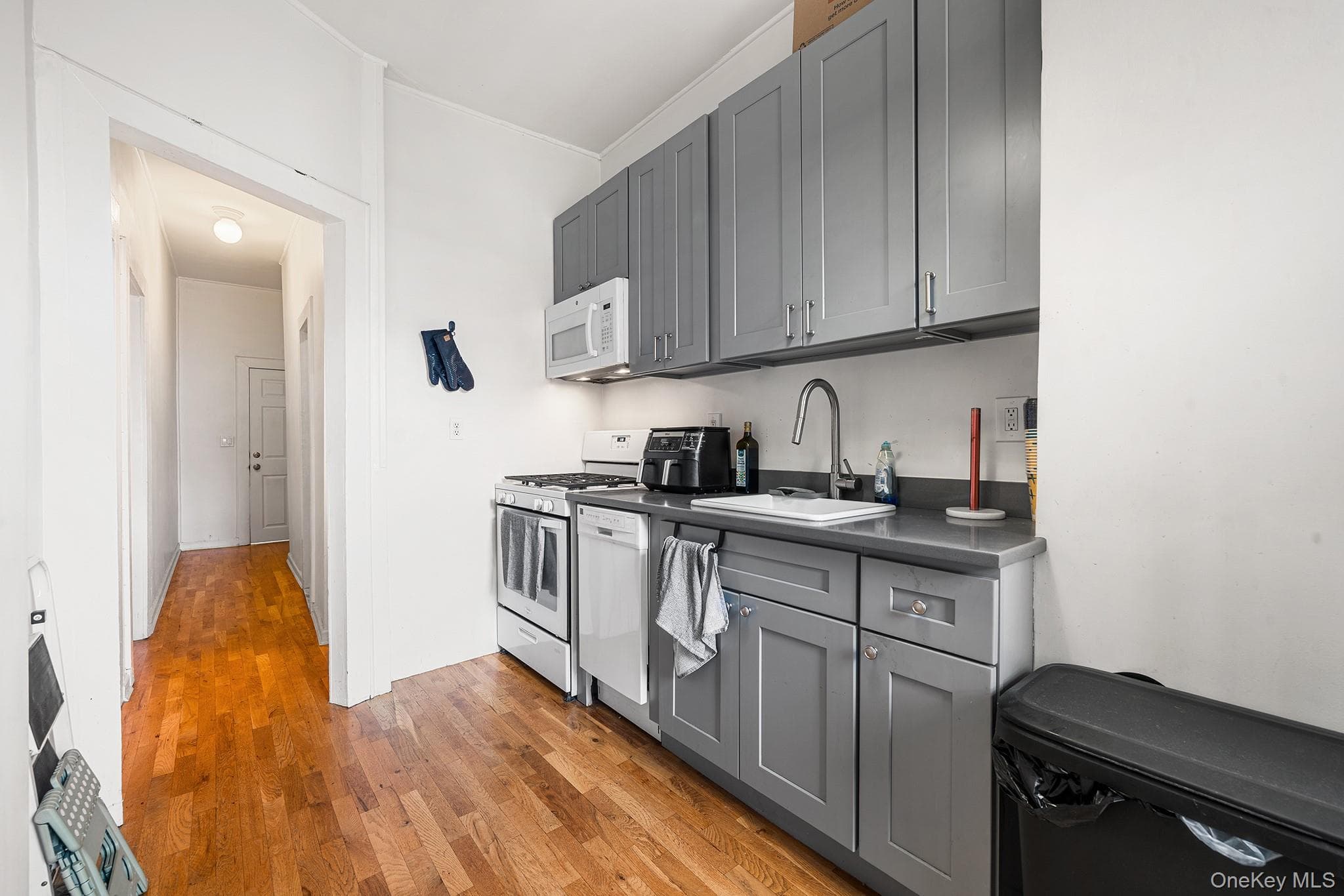 601 Knickerbocker Avenue thumbnail 19