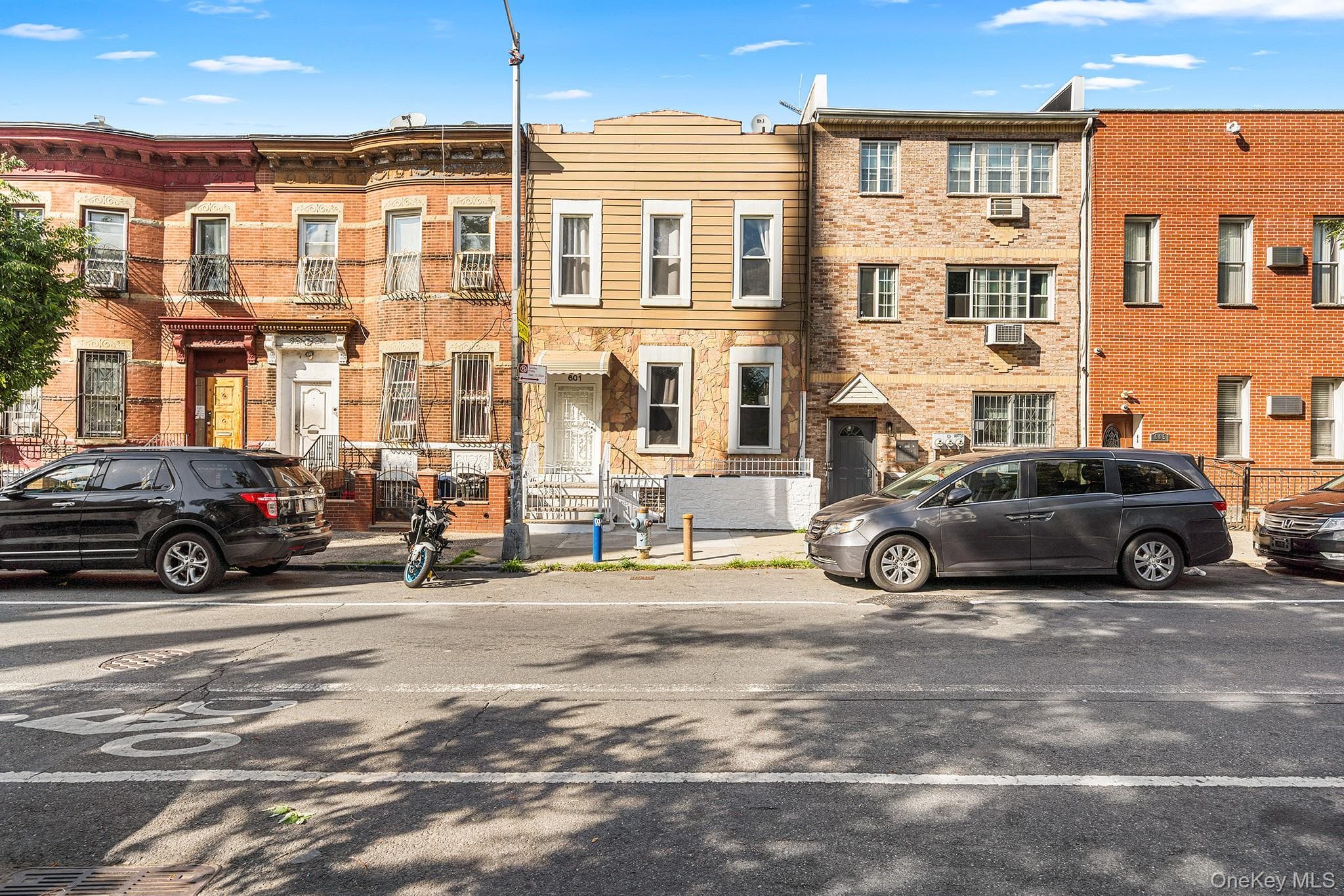 601 Knickerbocker Avenue thumbnail 3