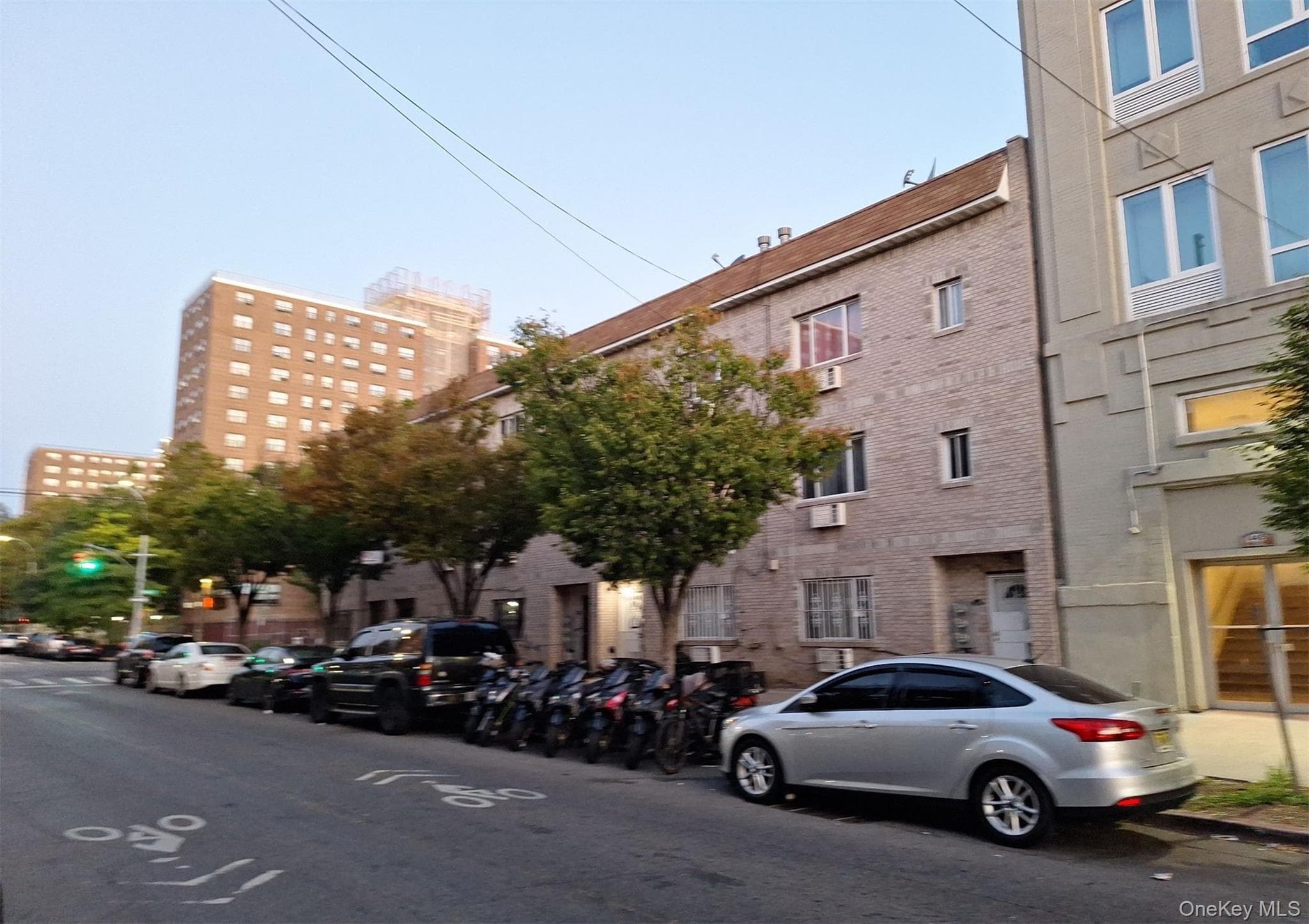 440 Blake Avenue thumbnail 5