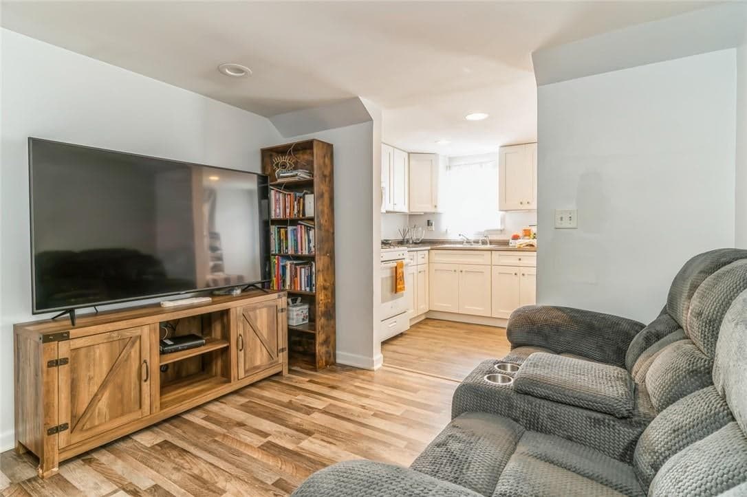 30 Werner Avenue Unit: MAIN HOUSE thumbnail 33