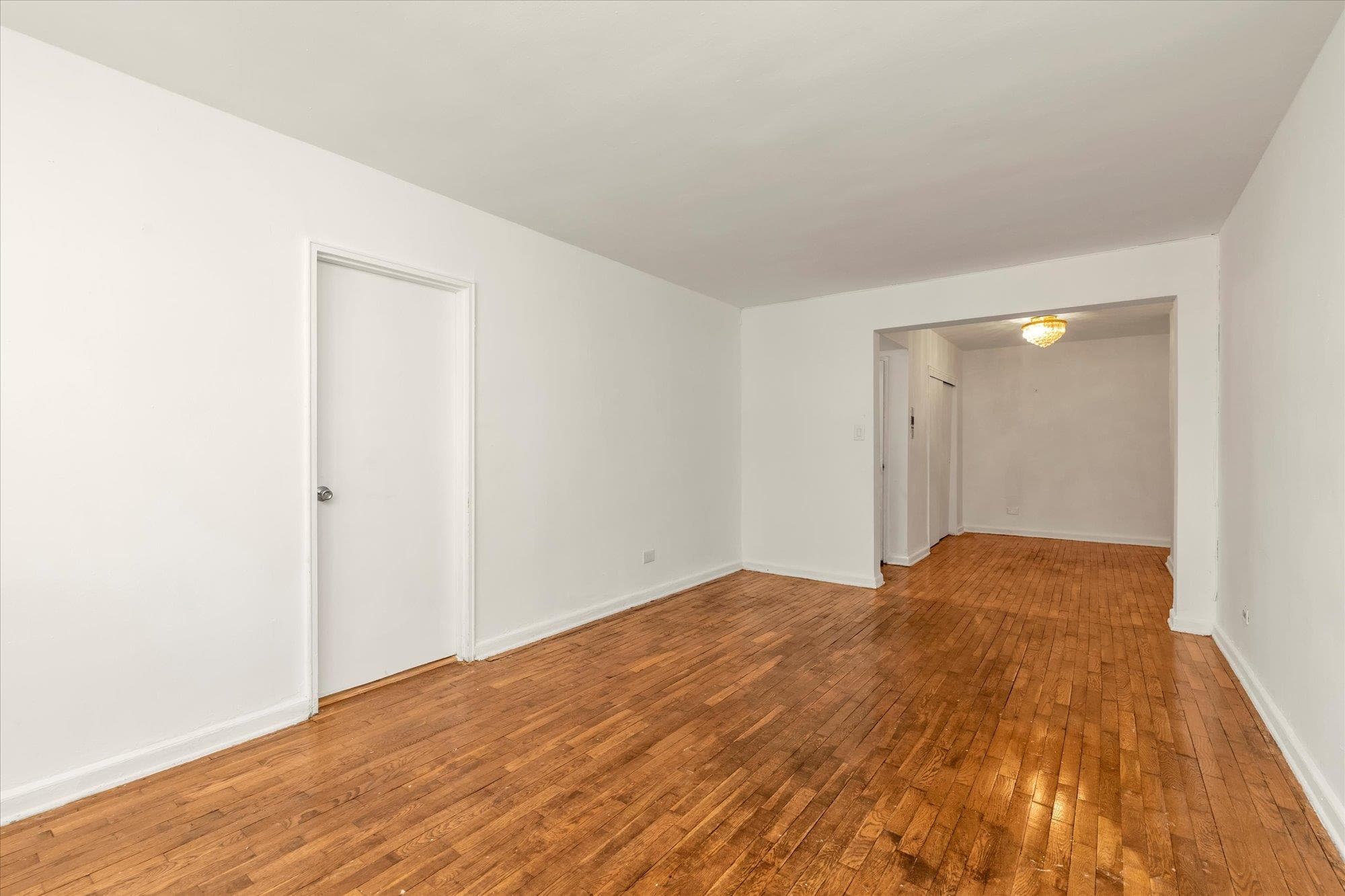 141-05 Pershing Crescent Unit: 117 thumbnail 5
