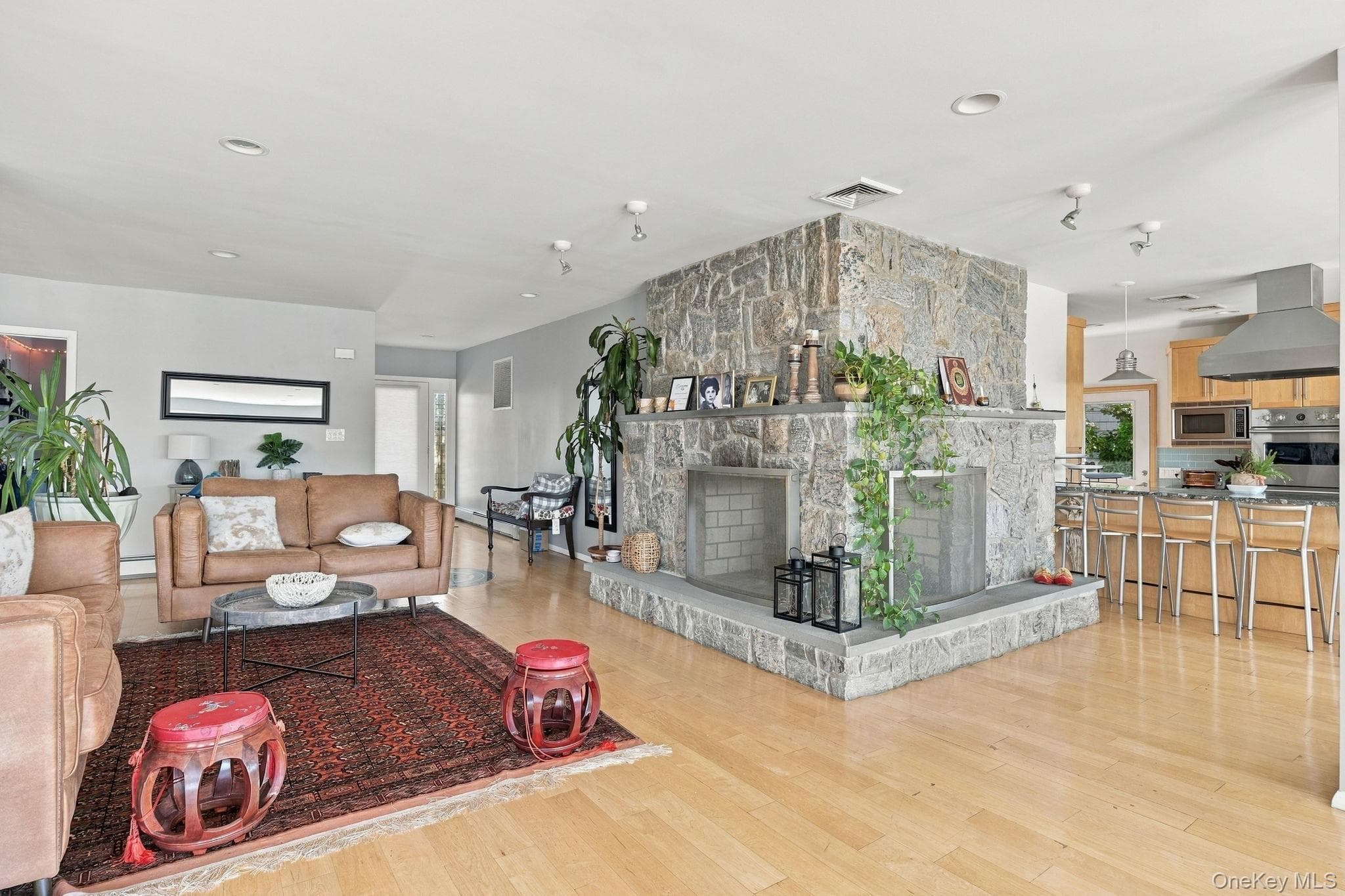 321 Grand Central Avenue thumbnail 13