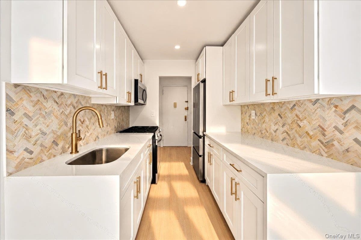 1300 Midland Avenue Unit: C26 thumbnail 13