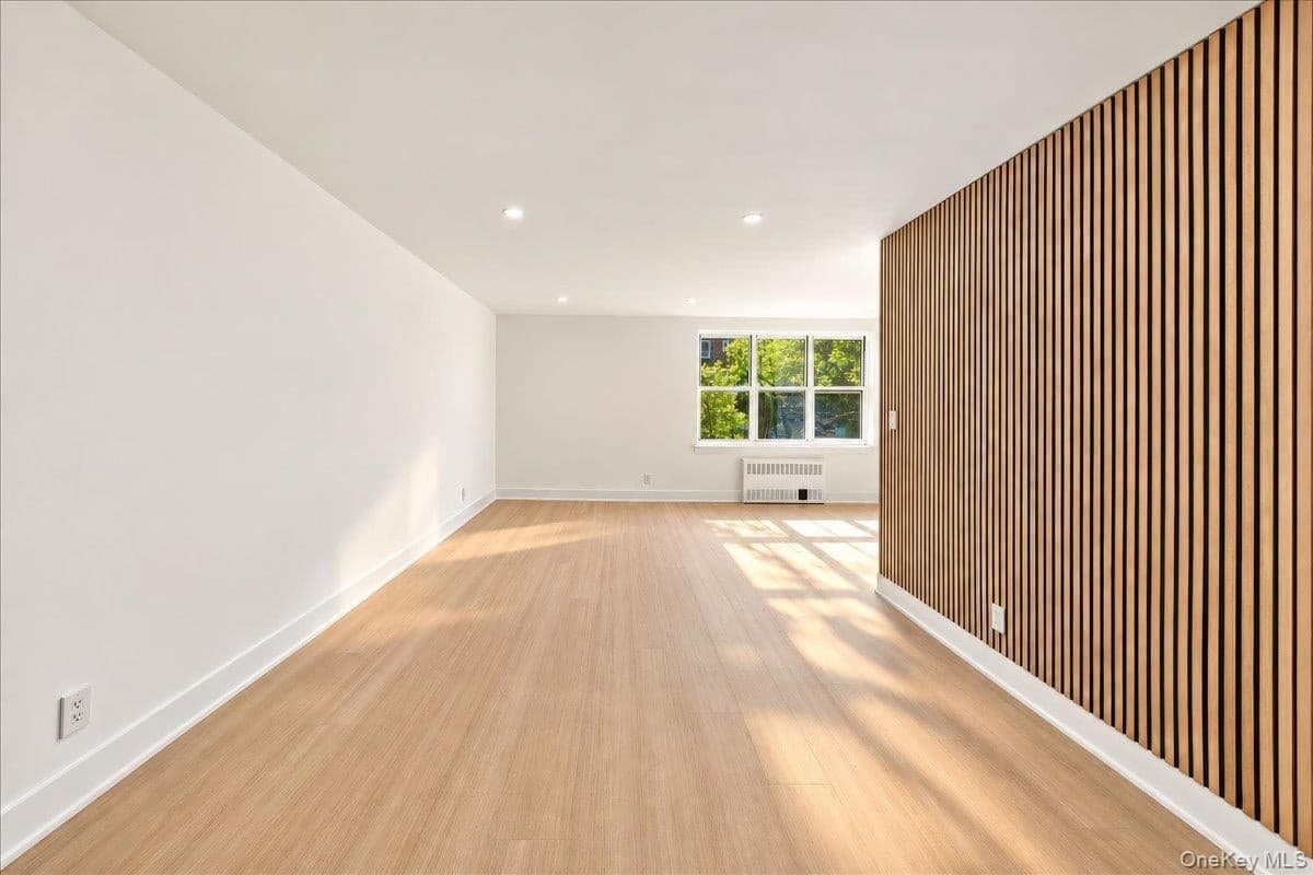 1300 Midland Avenue Unit: C26 thumbnail 3