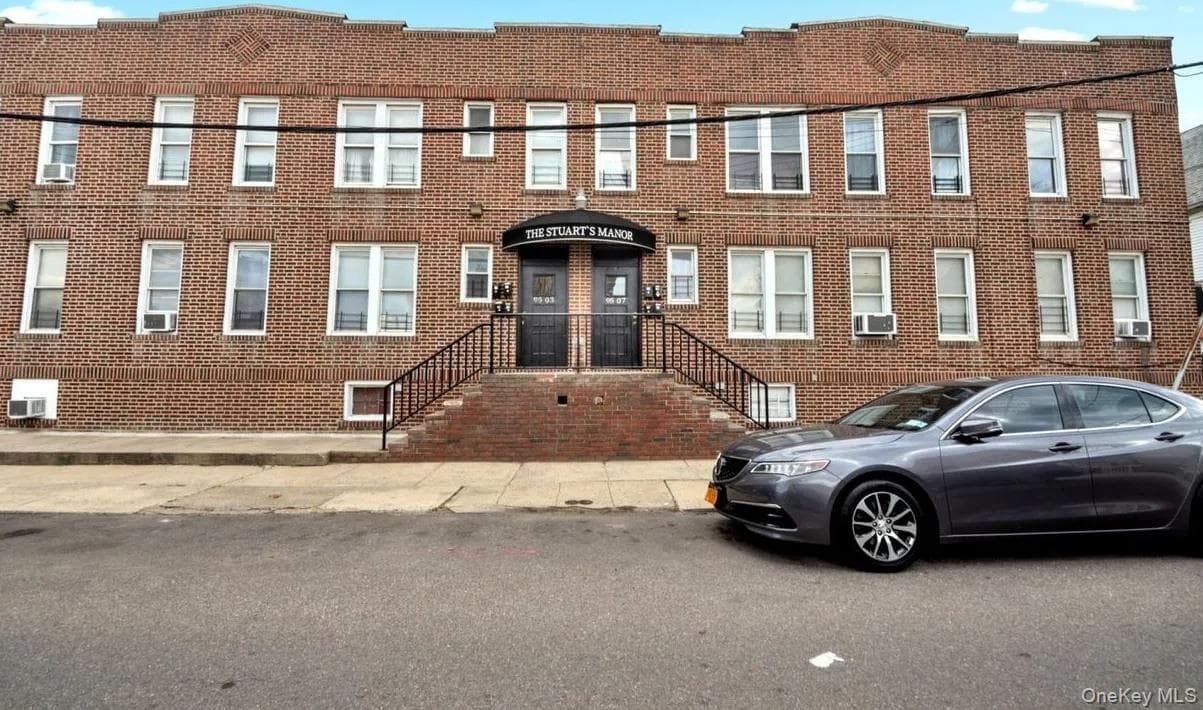 95-03 Cresskill Place photo 1