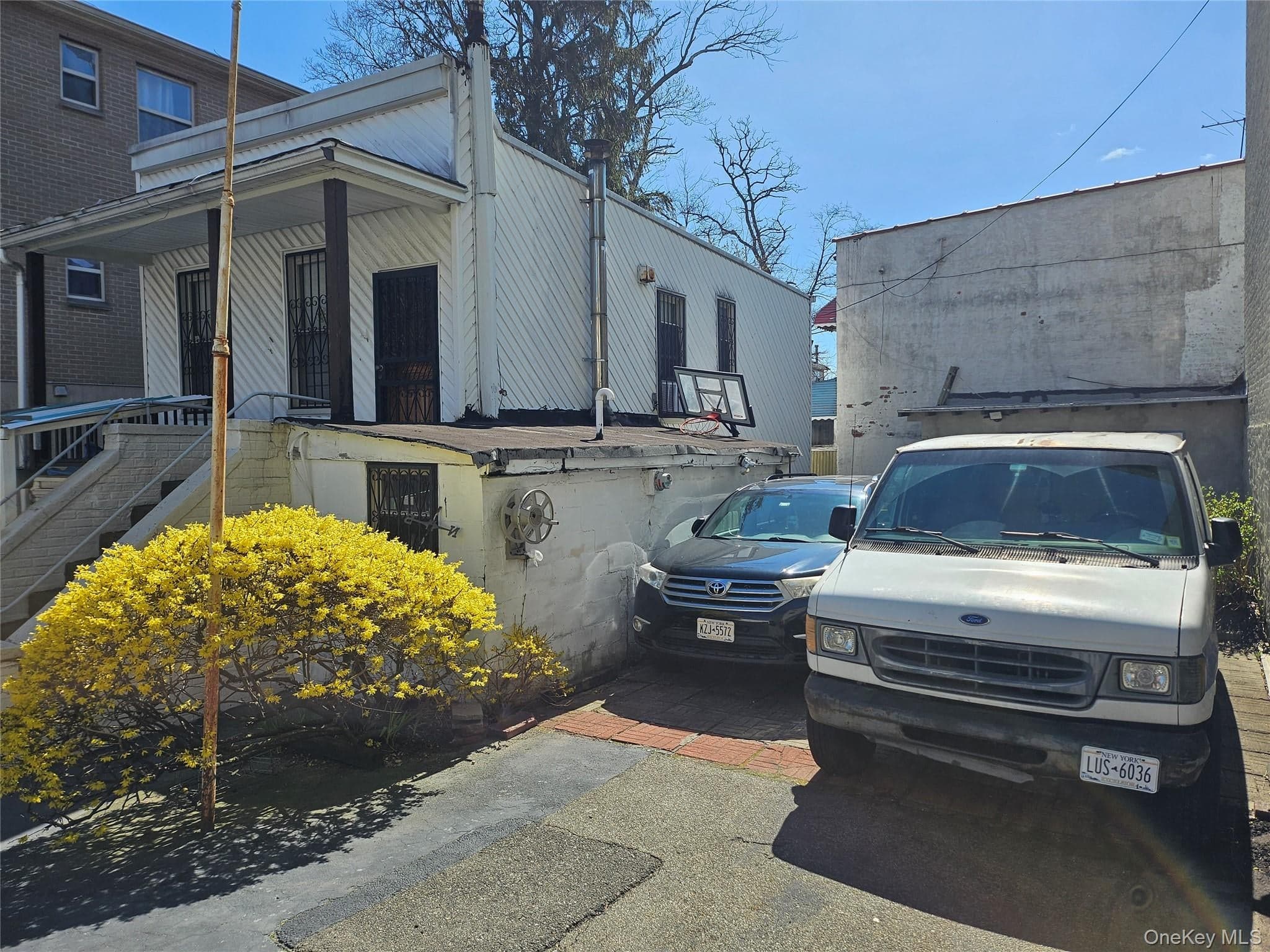 956 Hegeman Avenue thumbnail 2