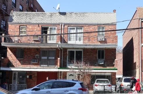 139-03 Franklin Avenue photo 1