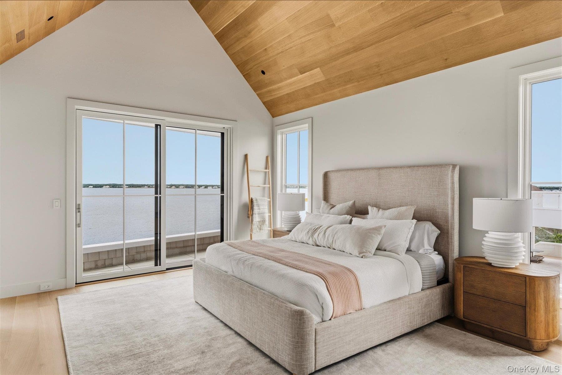 498 Dune Road thumbnail 19