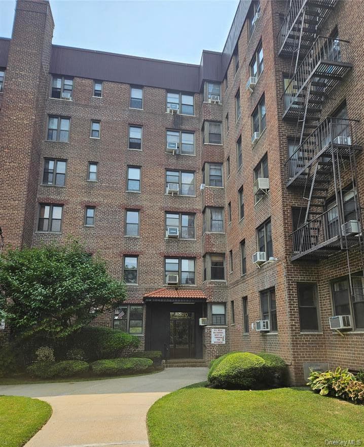 2220 Burnett Street Unit: 3C, Brooklyn