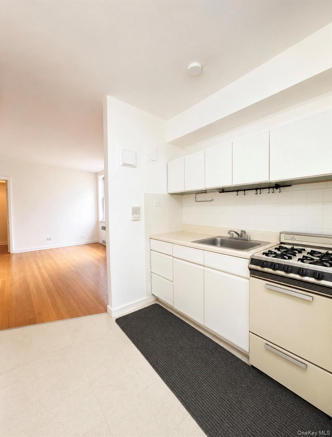 14445 Sanford Avenue Unit: 6 thumbnail 2