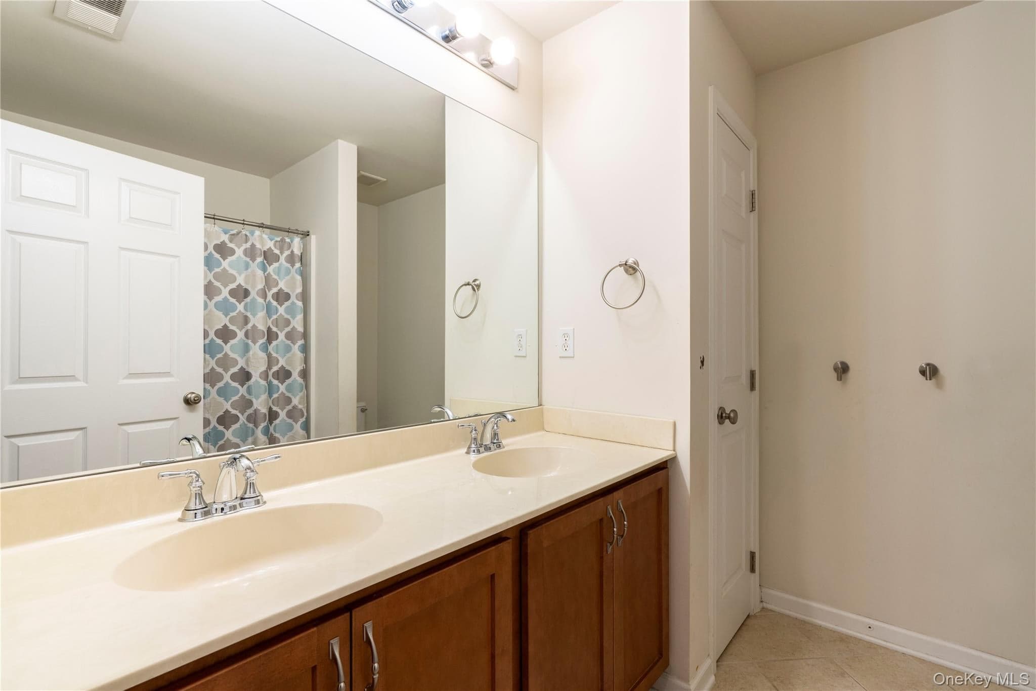 908 Huntington Drive thumbnail 17
