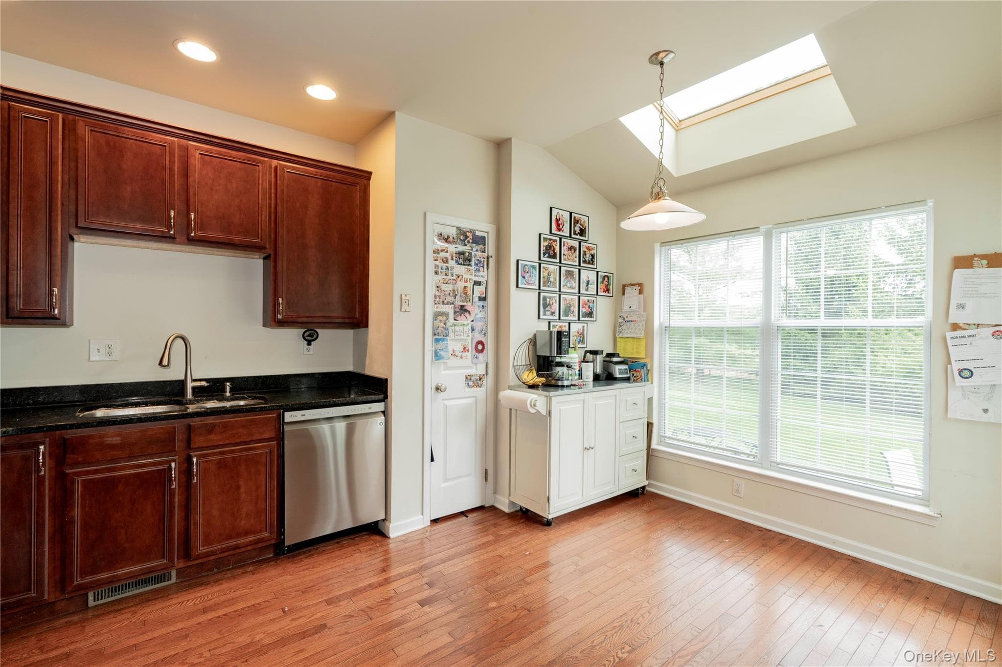 908 Huntington Drive thumbnail 6