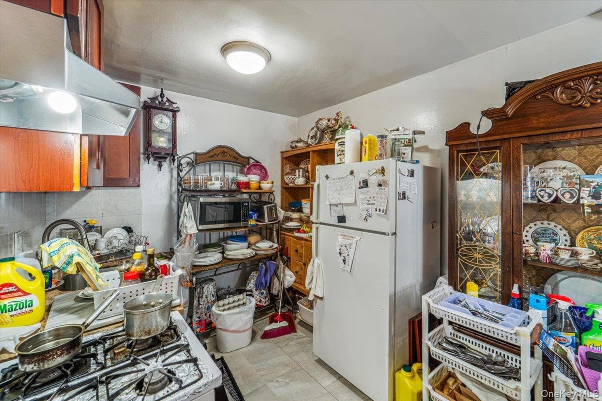 5915 Xenia Street thumbnail 5