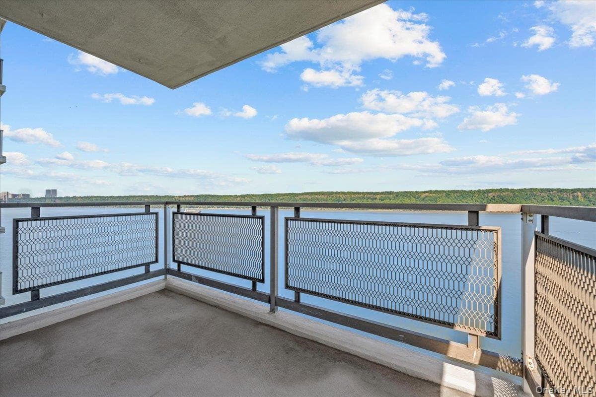 2621 Palisade Avenue Unit: 12C thumbnail 8