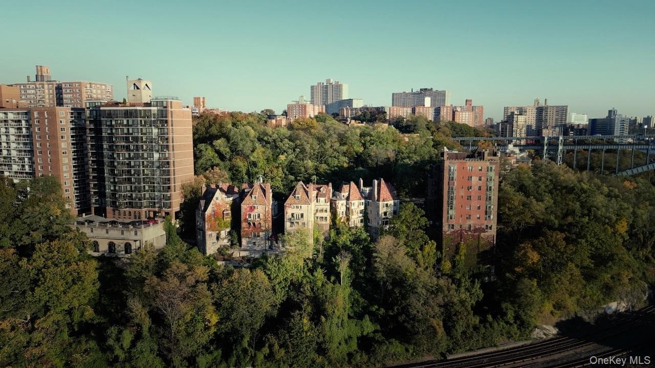 2621 Palisade Avenue Unit: 12C thumbnail 24
