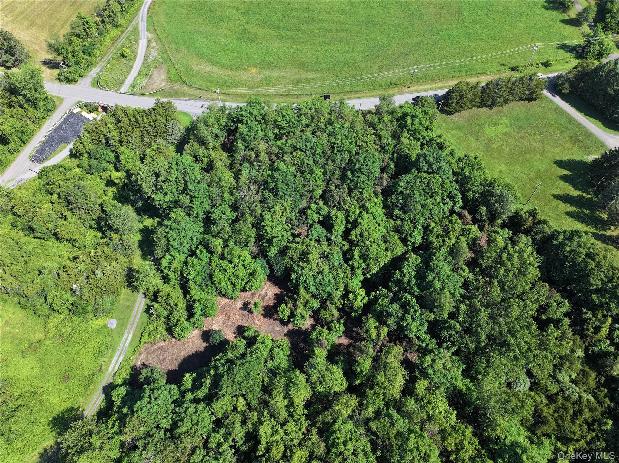 Bells Pond Road thumbnail 10