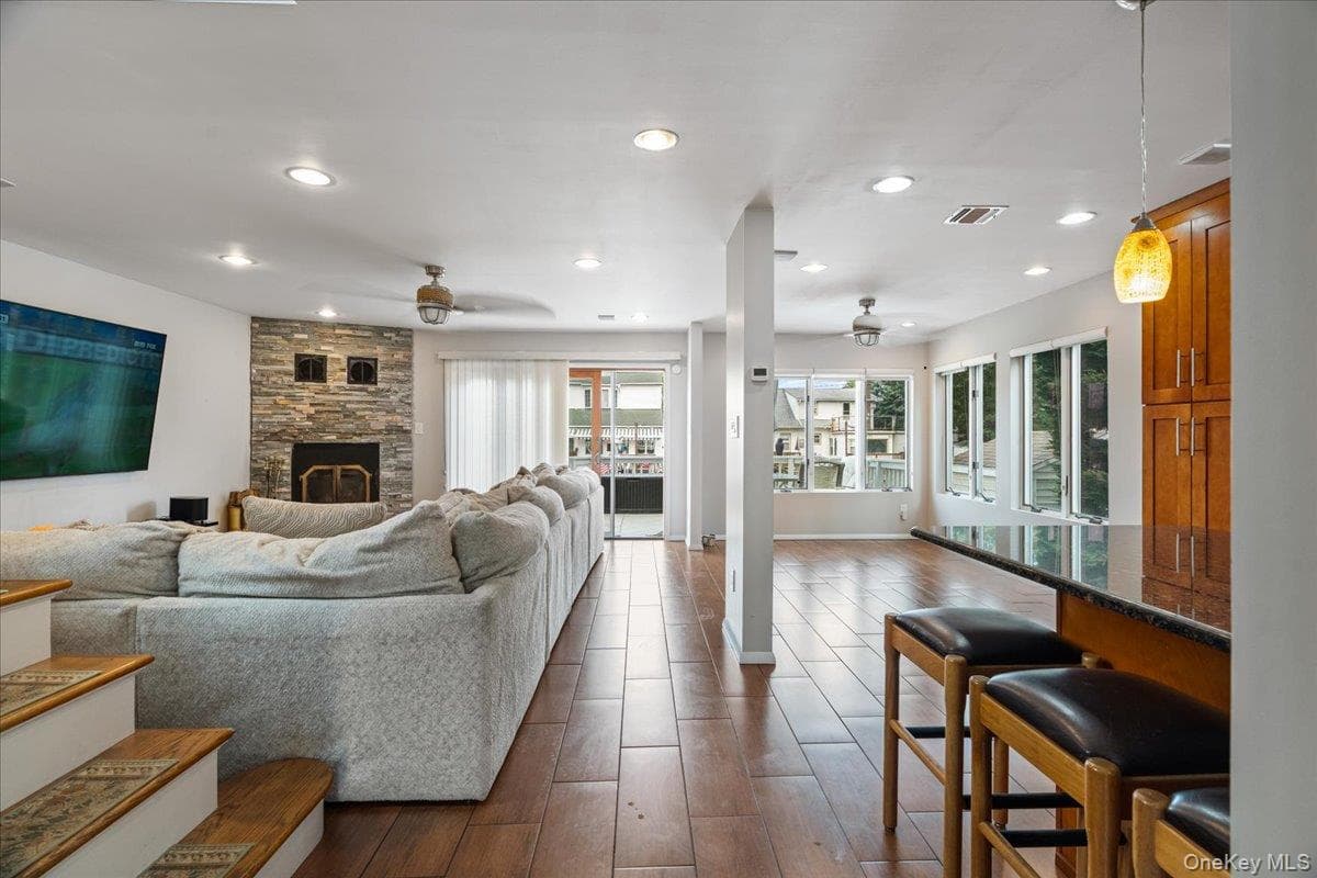 117 Gordon Place thumbnail 10