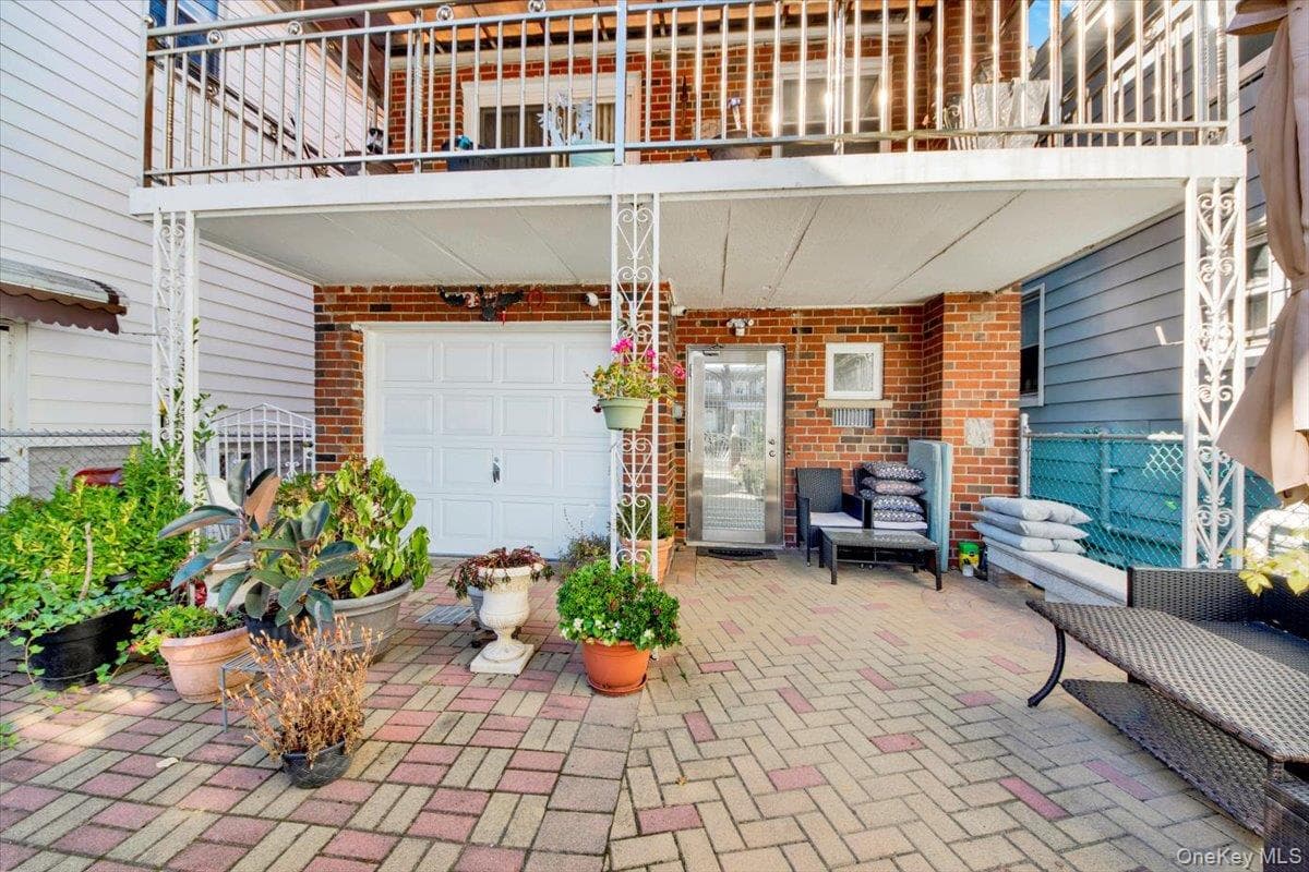2877 Waterbury Avenue thumbnail 2
