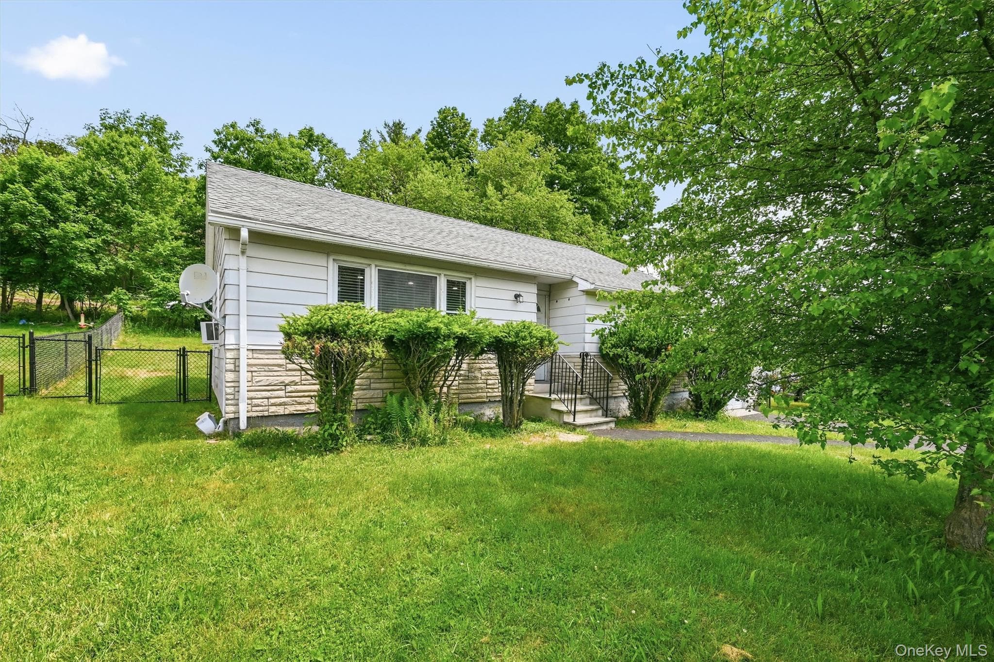 21 Hillside Avenue thumbnail 2