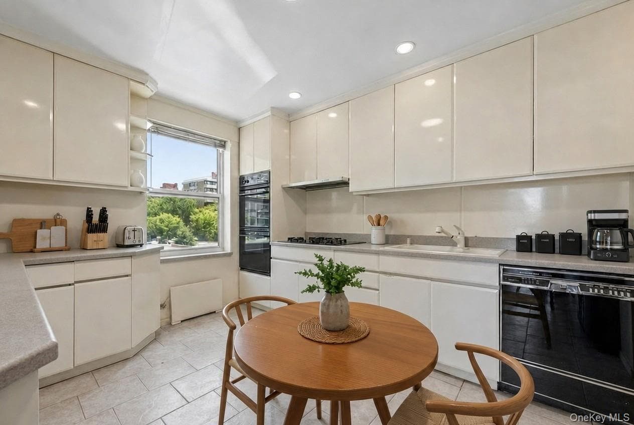 162-41 Powells Cove Boulevard Unit: 1G thumbnail 6