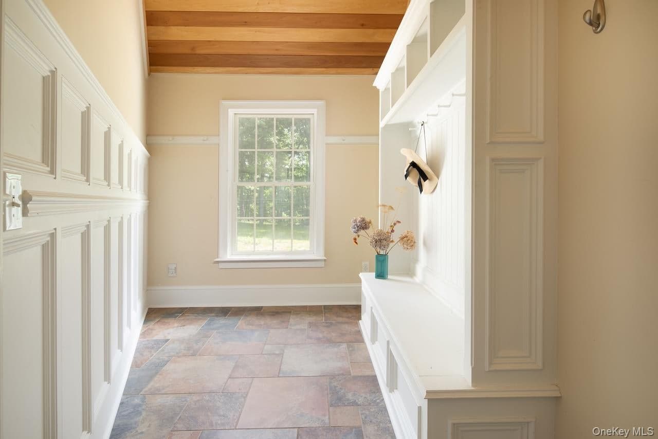 82 Maple Hill Lane thumbnail 5