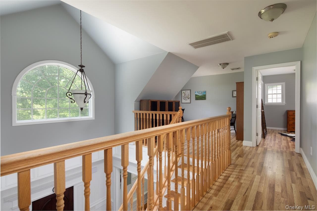 82 Maple Hill Lane thumbnail 20