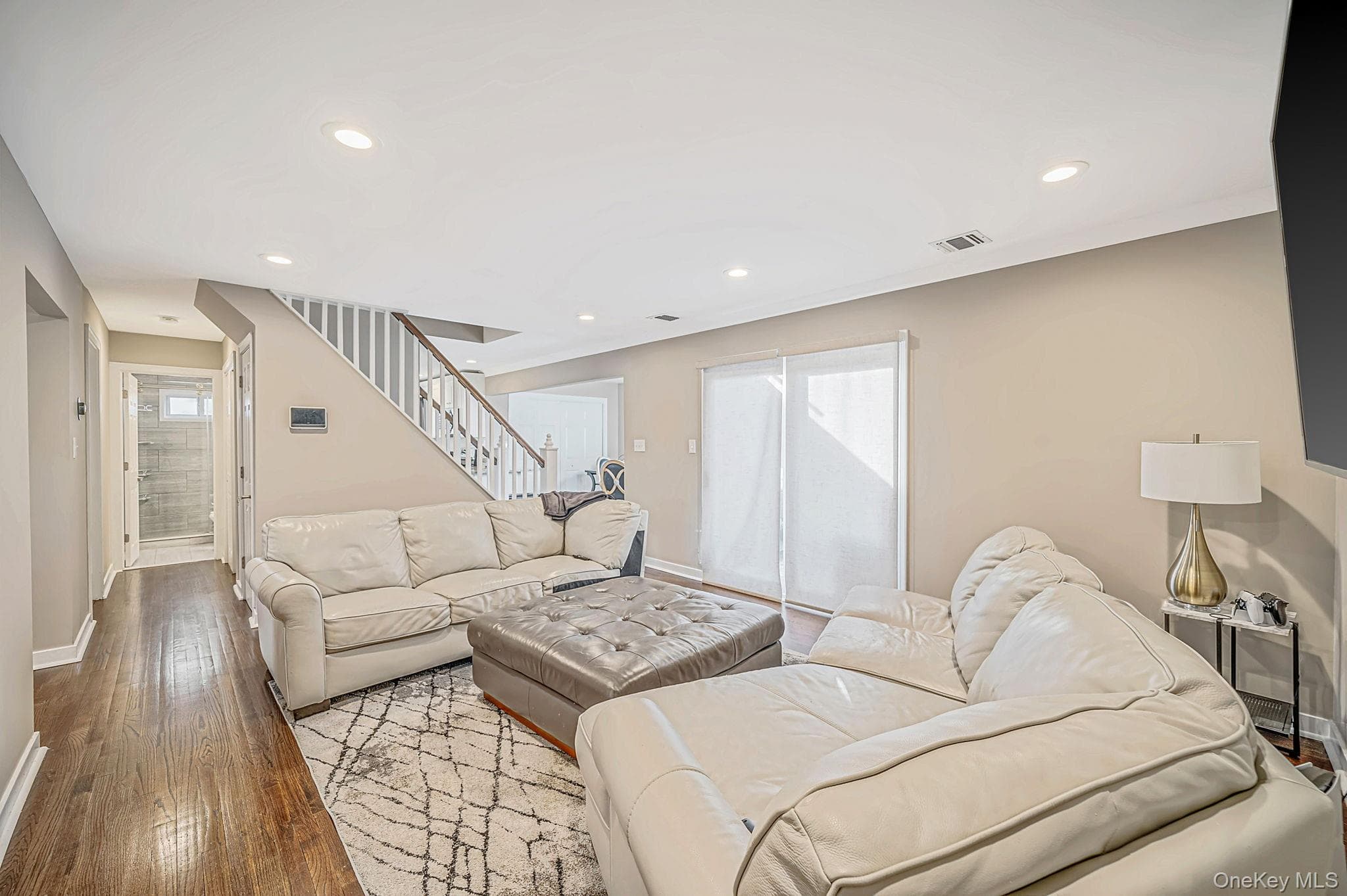 354 Seaford Avenue thumbnail 7