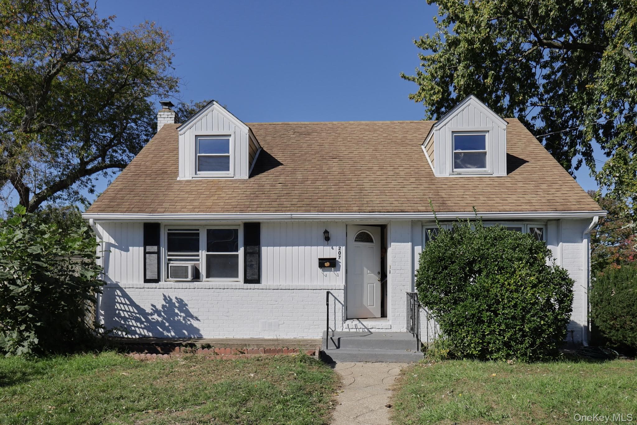 207 Courthouse Road, Franklin Square