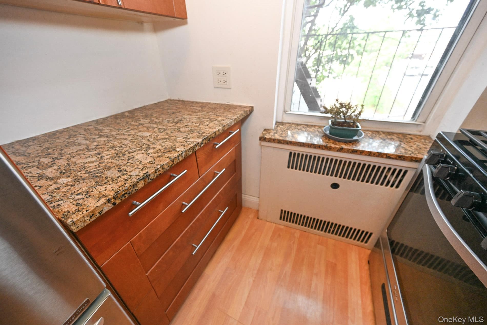 61-41 Saunders Street Unit: B25 thumbnail 21