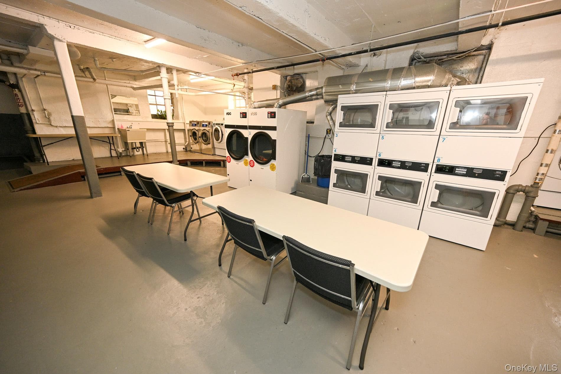 61-41 Saunders Street Unit: B25 thumbnail 32