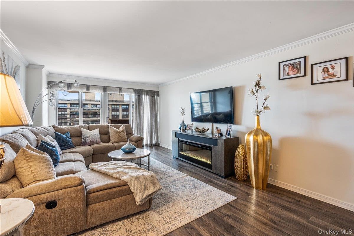 17-85 215 Street Unit: 16 J thumbnail 4