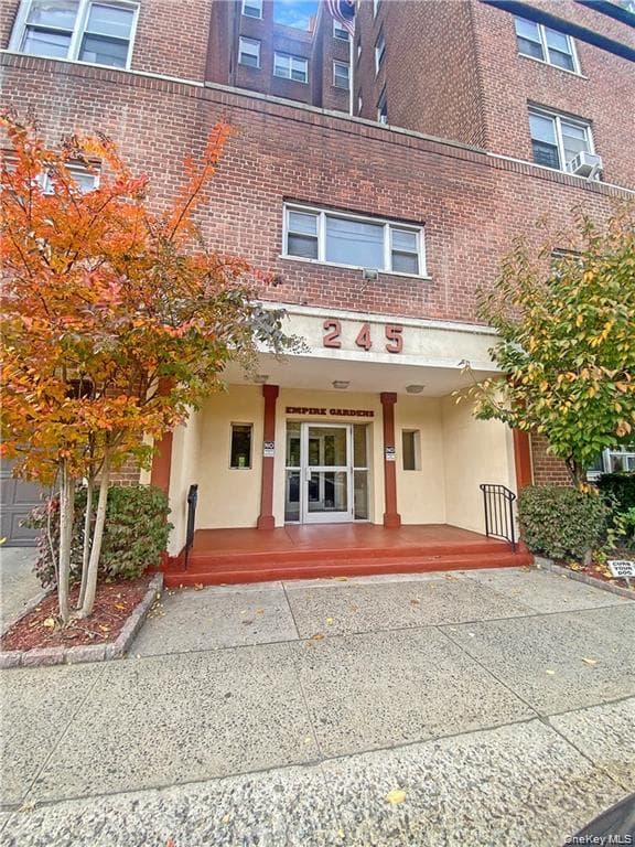 245 Bronx River Road Unit: 8C, Yonkers