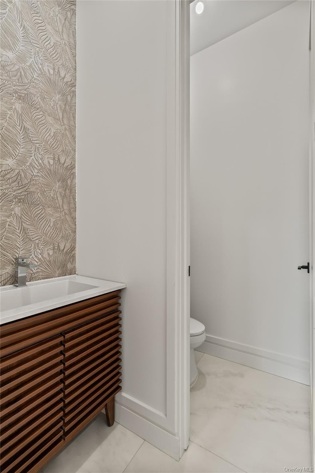 110 Fairview Avenue Unit: #202 thumbnail 9