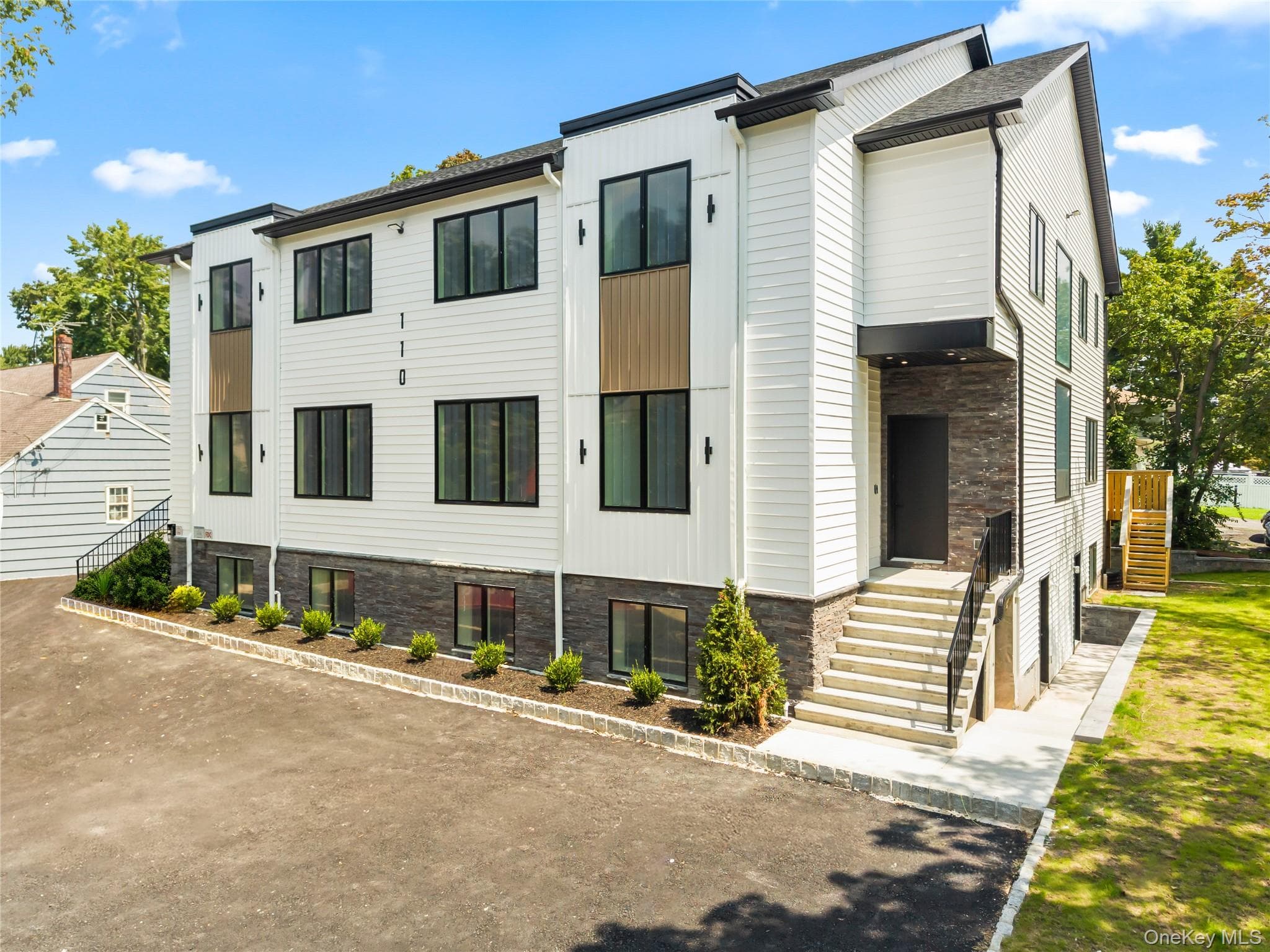 110 Fairview Avenue Unit: #202 thumbnail 3