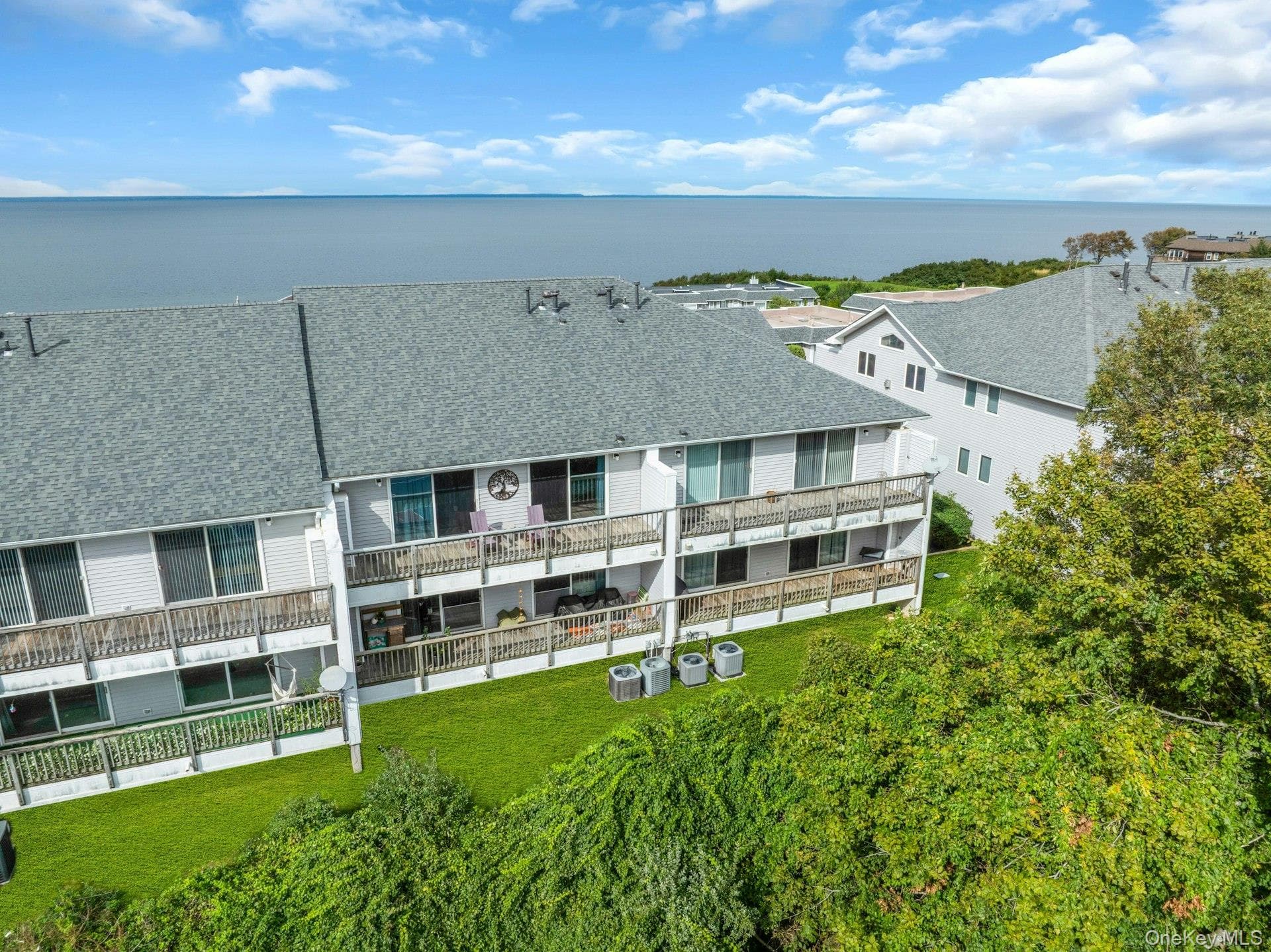 3104 Bluffs Drive thumbnail 24