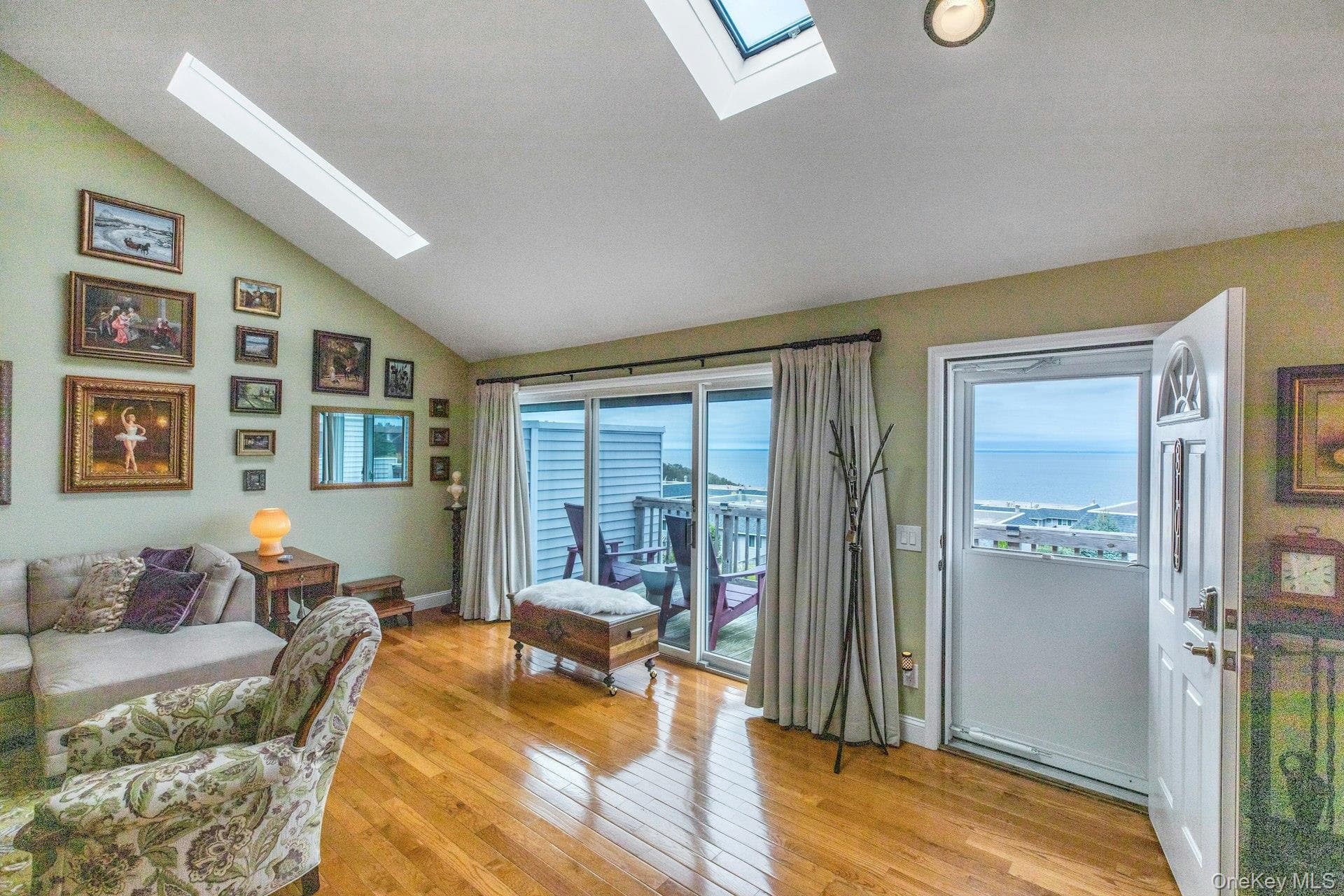 3104 Bluffs Drive thumbnail 9