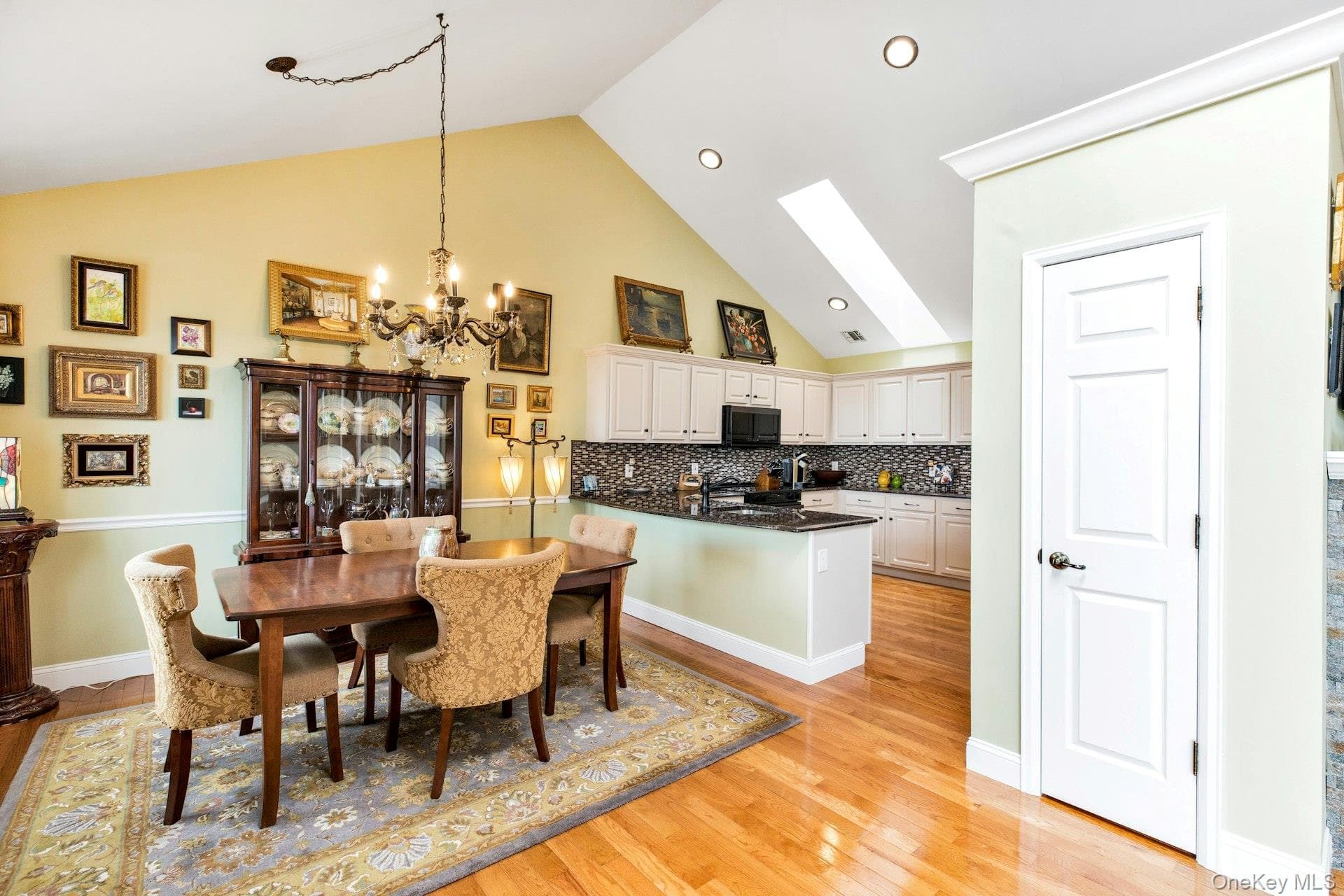 3104 Bluffs Drive thumbnail 11