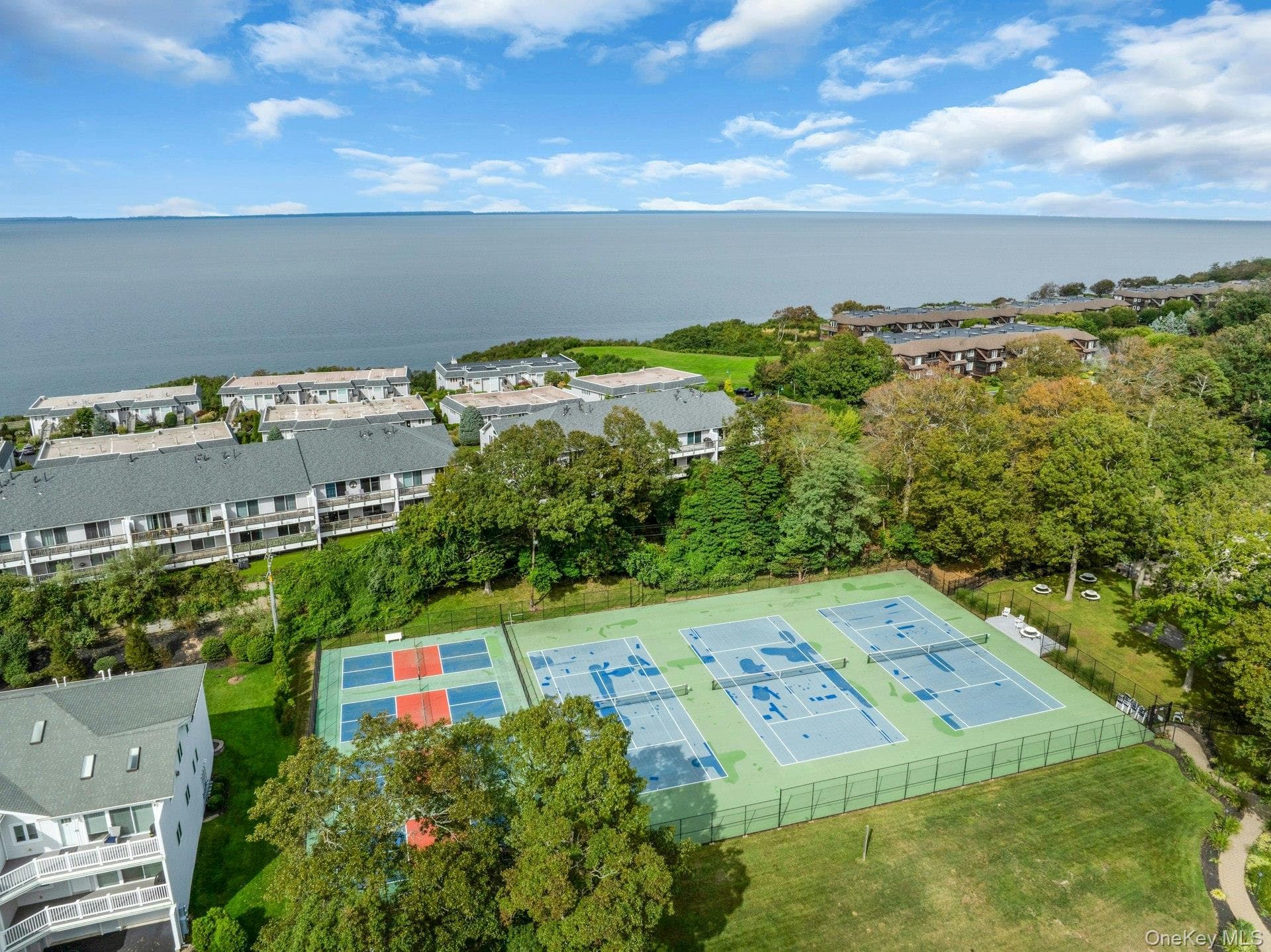 3104 Bluffs Drive thumbnail 28
