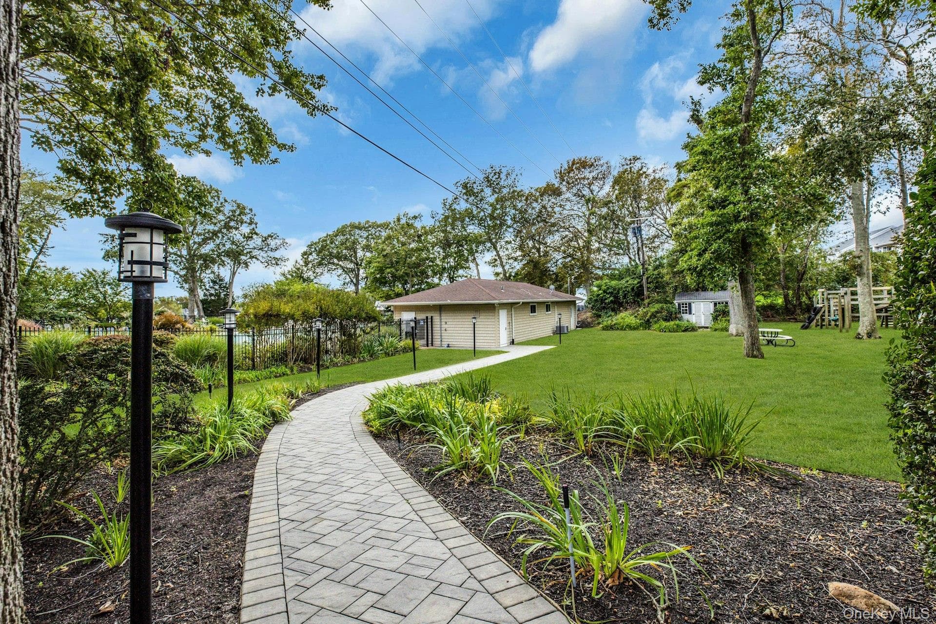3104 Bluffs Drive thumbnail 37