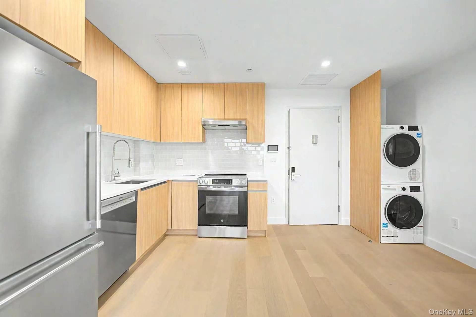 150-02 Northern Boulevard Unit: 3G thumbnail 6