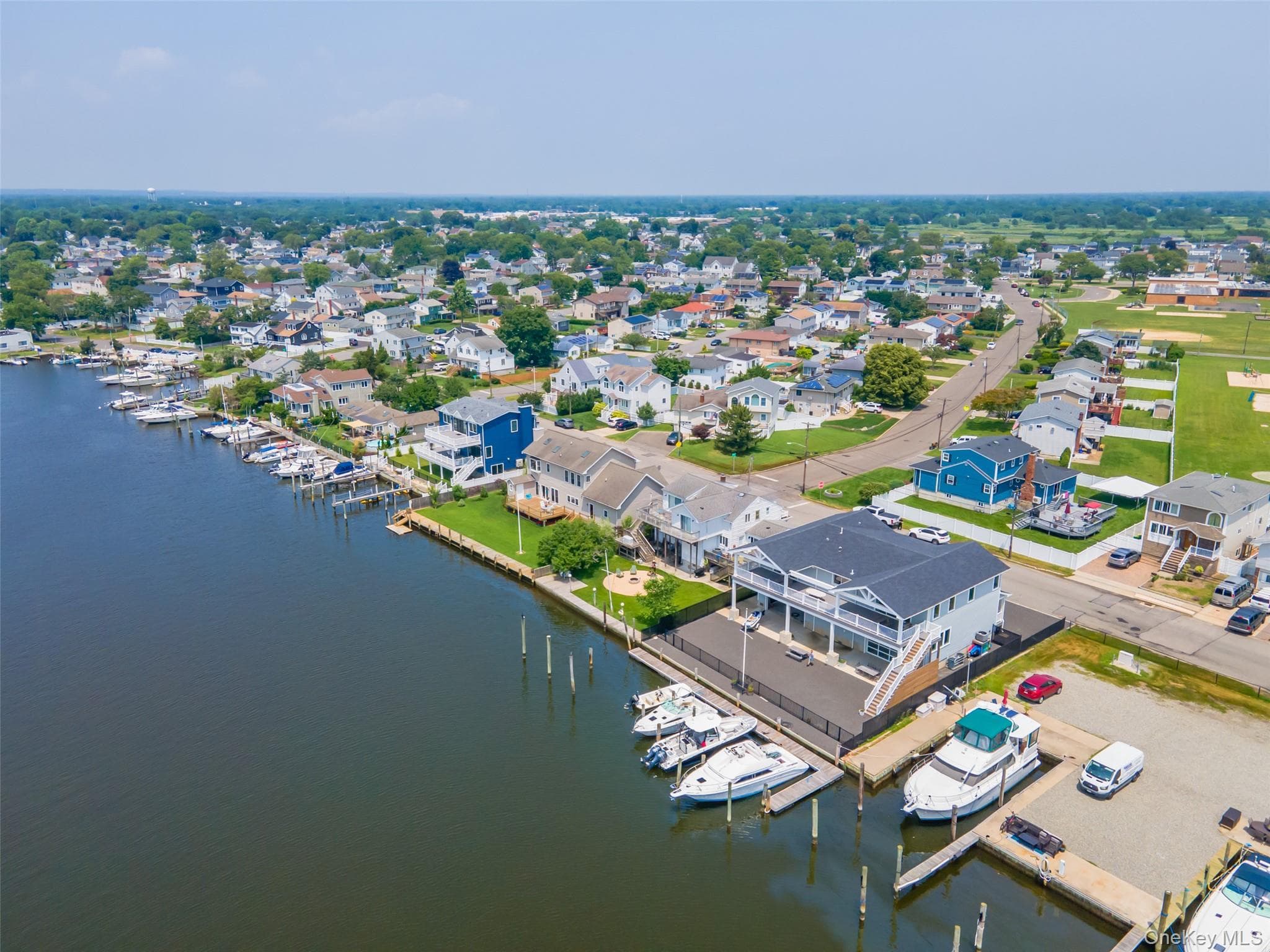 390 E Shore Road photo 1