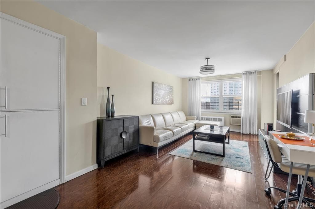 61-15 97th Street Unit: 6A, Rego Park