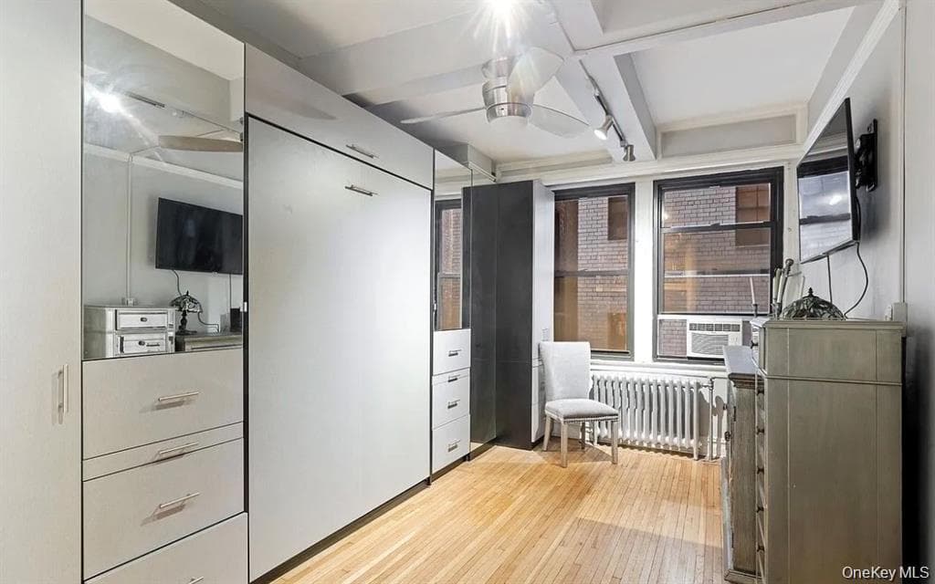 457 W 57th Street Unit: 308 thumbnail 2