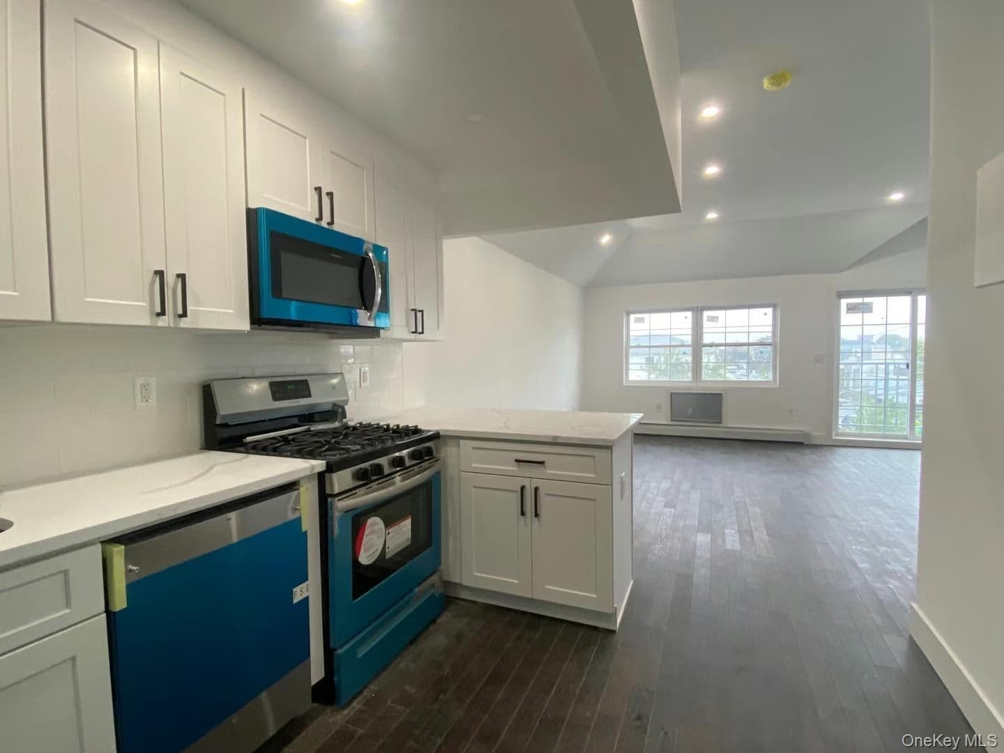 605 Barbadoes Drive thumbnail 3