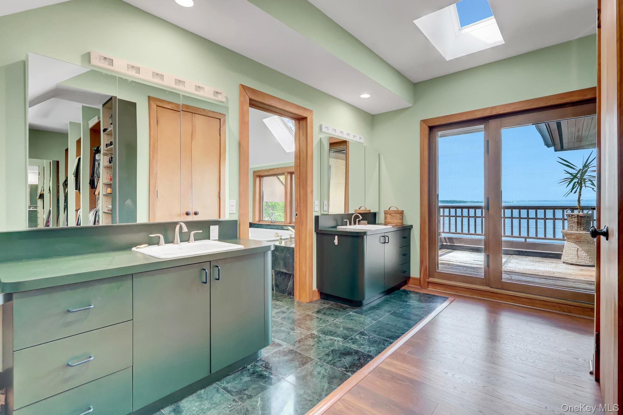 35 Sunview Drive thumbnail 23