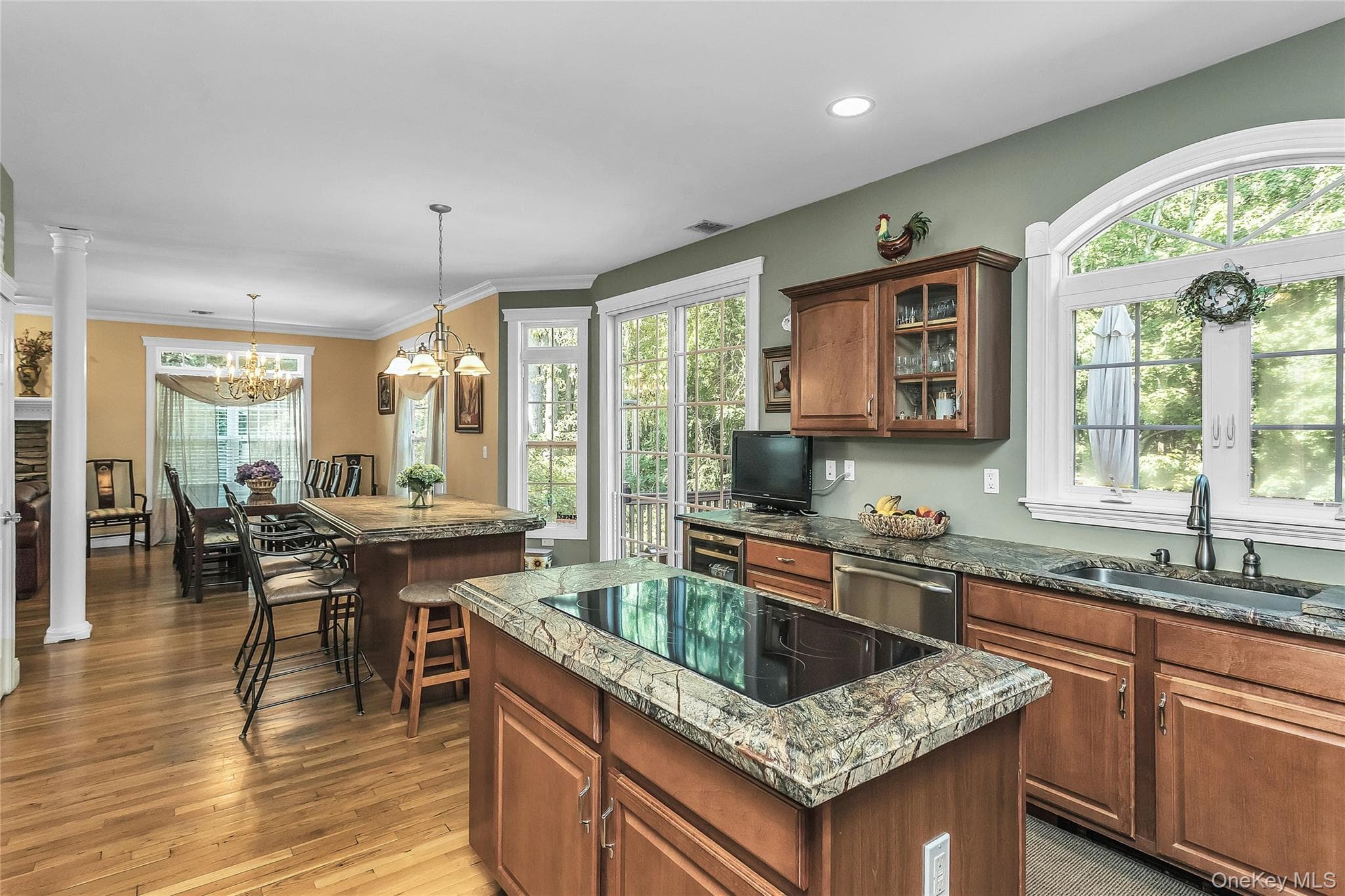 1025 Seawood Drive thumbnail 13