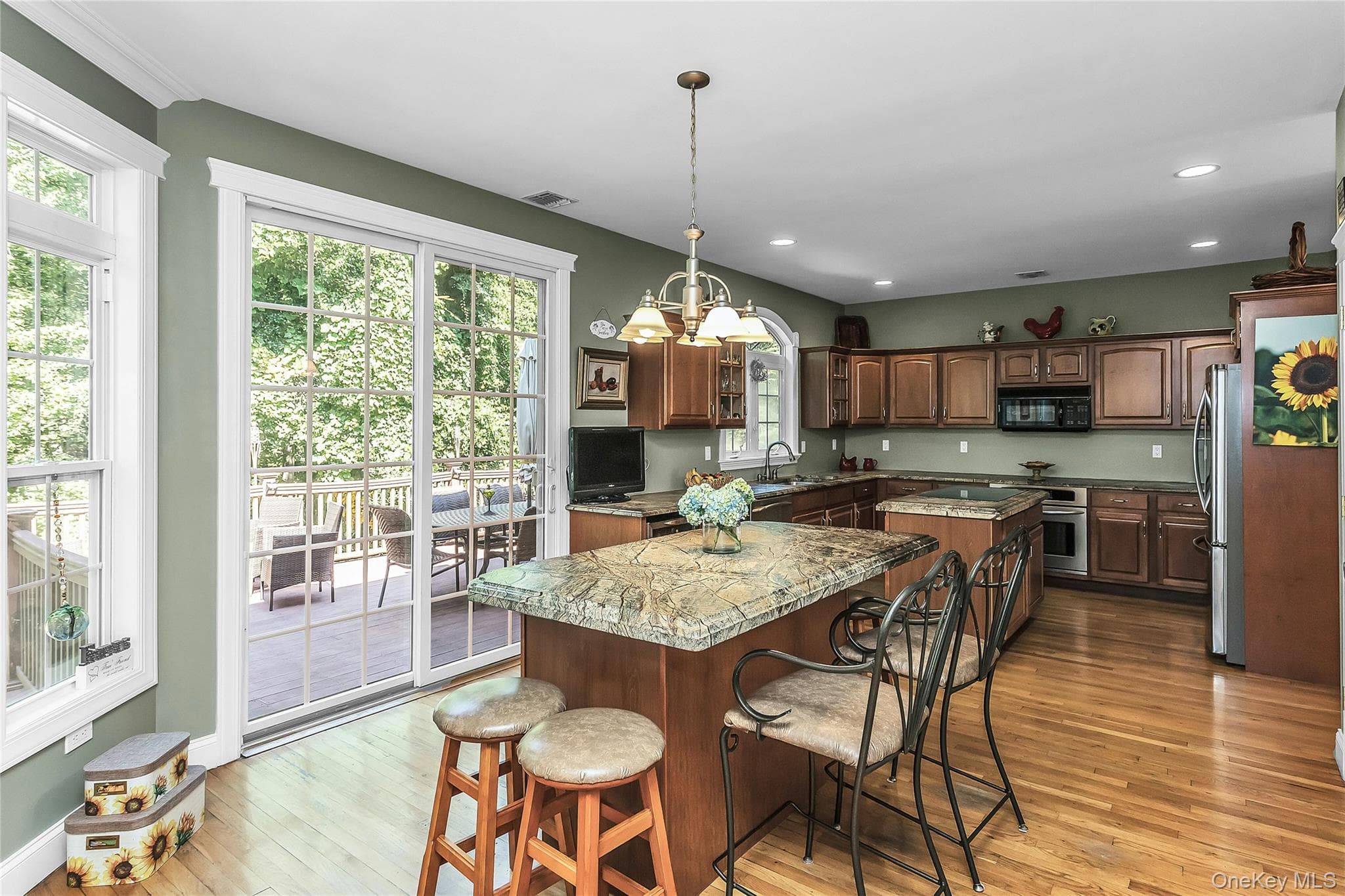 1025 Seawood Drive thumbnail 10
