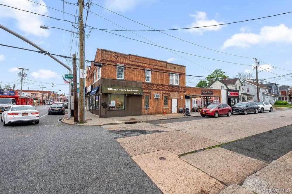 120 Rockaway Avenue thumbnail 7