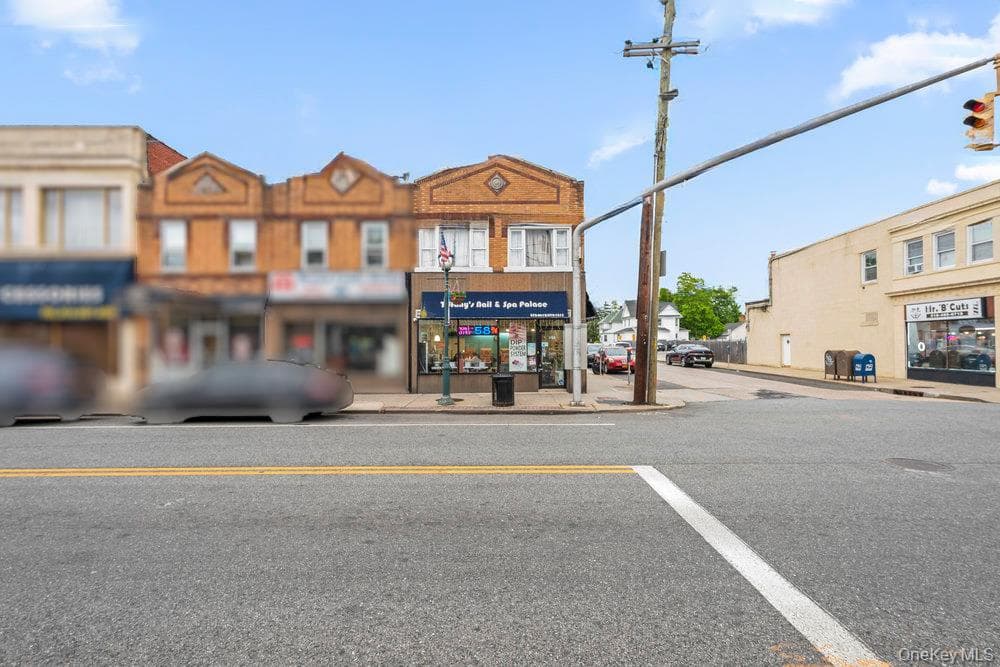 120 Rockaway Avenue thumbnail 2